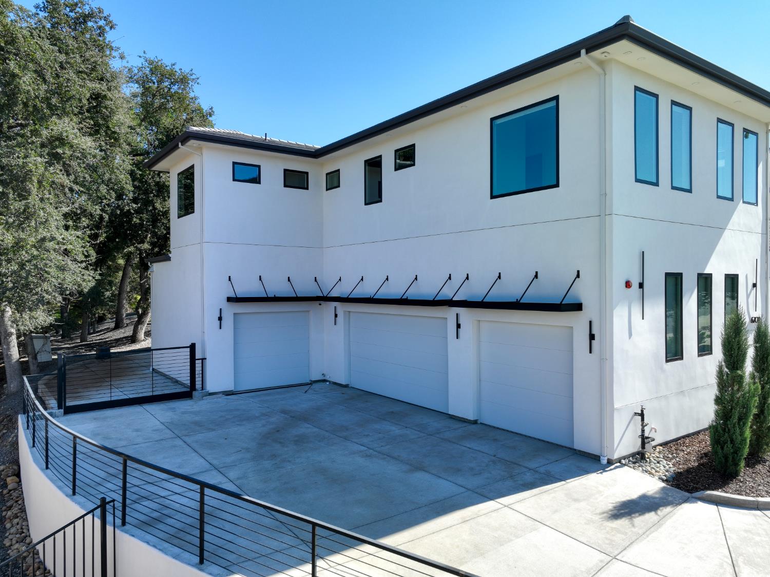 6709 Monument Springs Drive