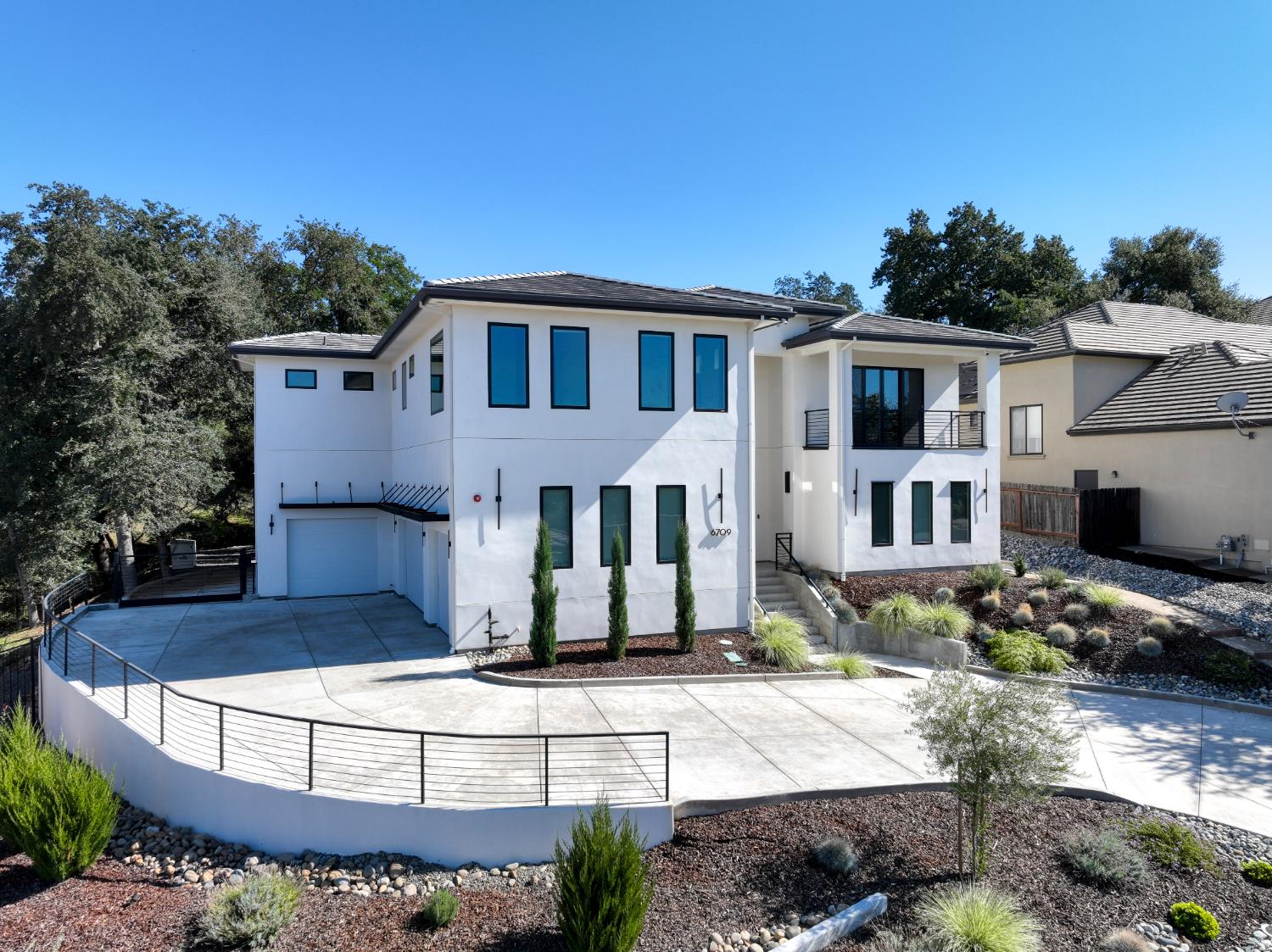 6709 Monument Springs Drive