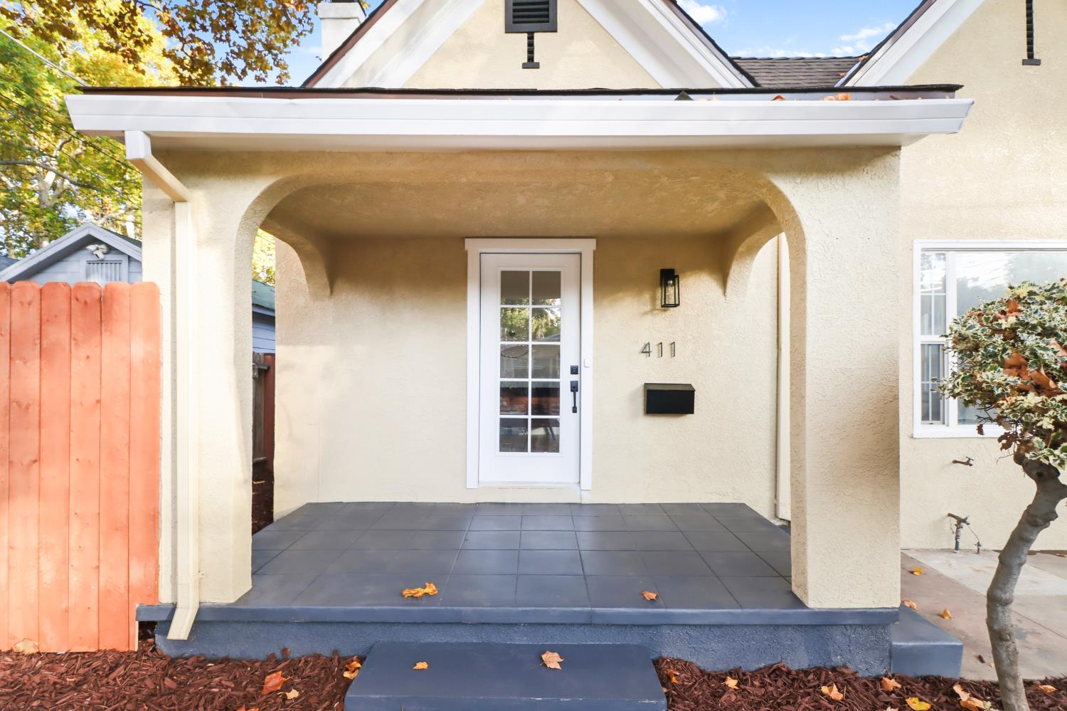 411 Alhambra Boulevard