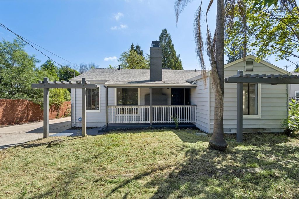 Photo of 2312 Garfield Avenue, Carmichael, CA 95608 (MLS # 226043844)