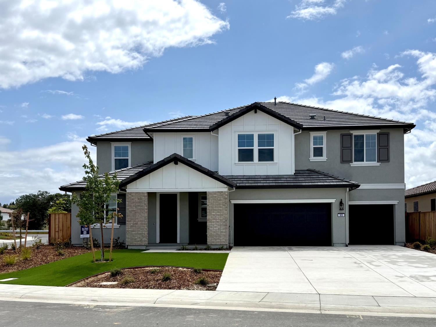 305 Outlooker Court