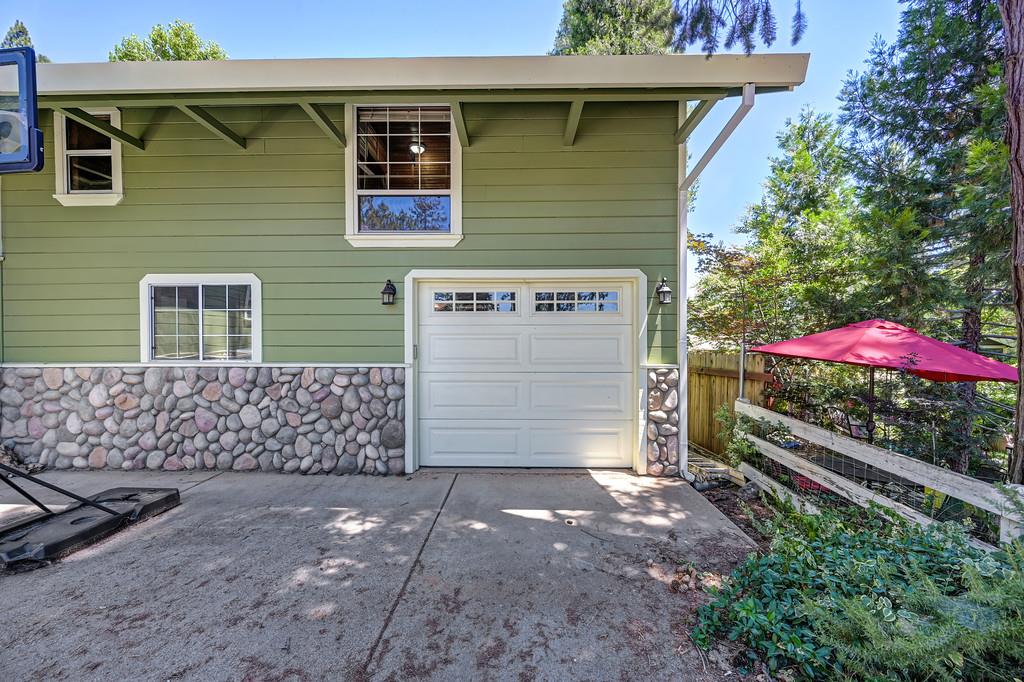 20220 Hummingbird Hill Road