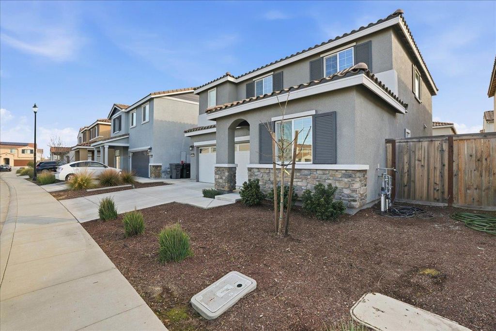 Photo of 5032 Cloud Burst Way, Roseville, CA 95747 (MLS # 226012219)