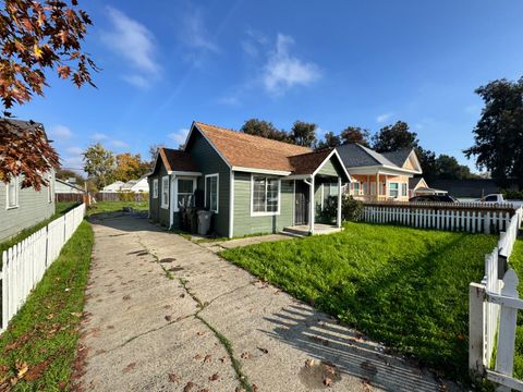 3261 24th Avenue Sacramento CA 95820
