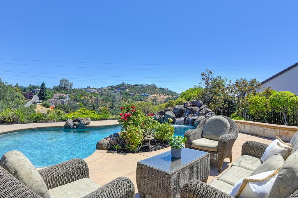 8105 Trevi Way
