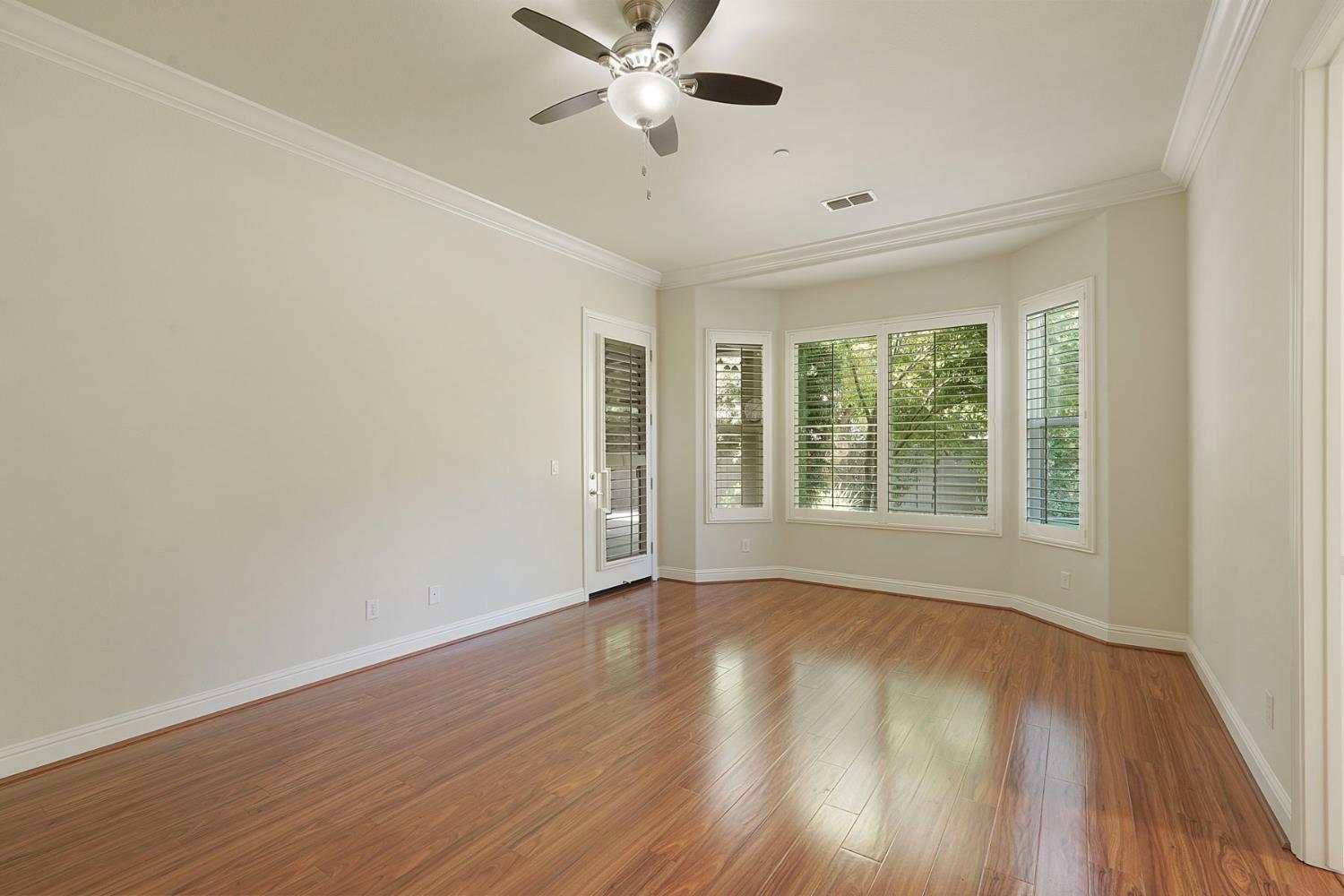 2159 Knollwood Court