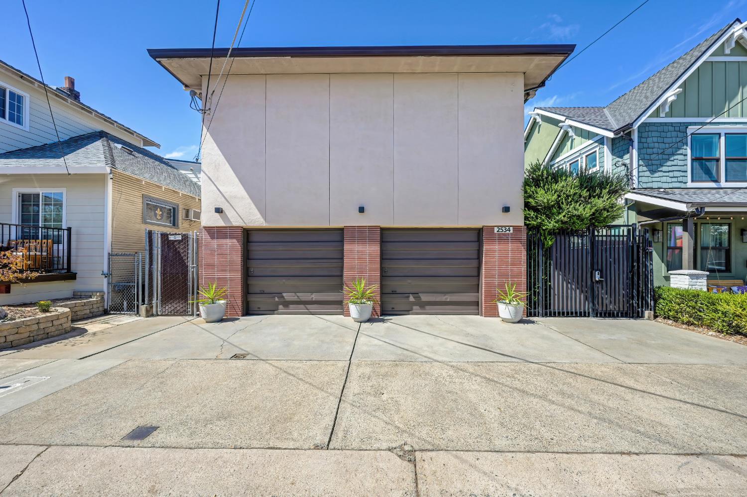 2534 San Fernando Way