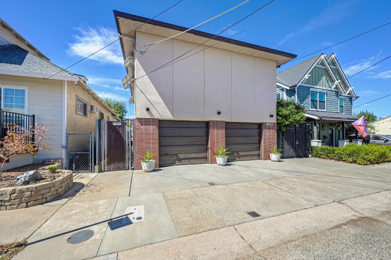 2534 San Fernando Way