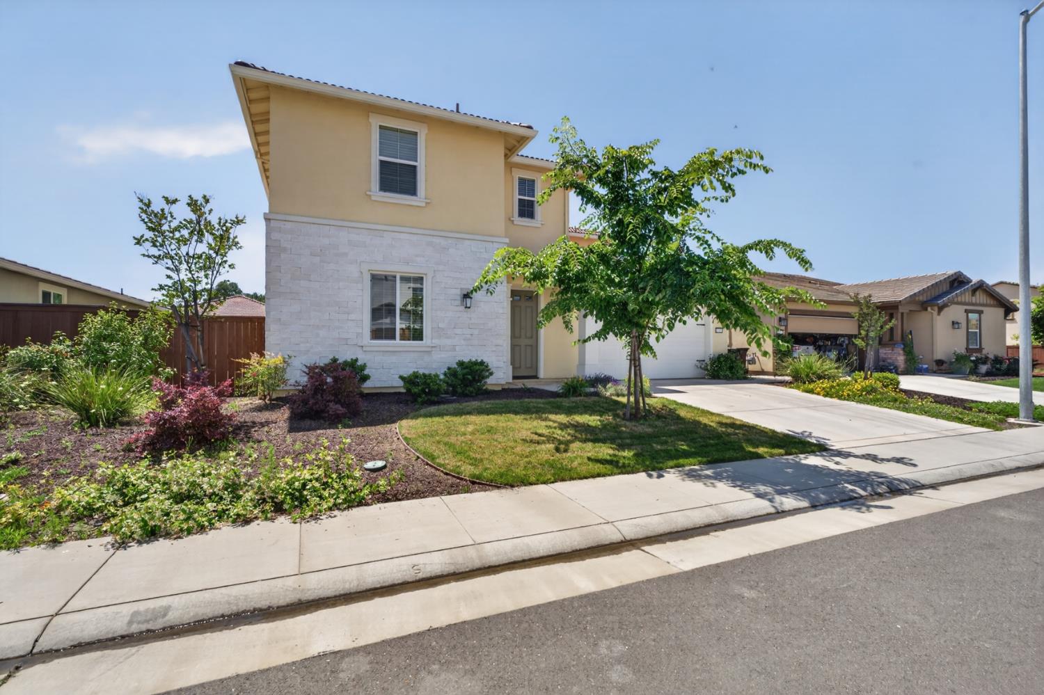 1123 Amelia Way