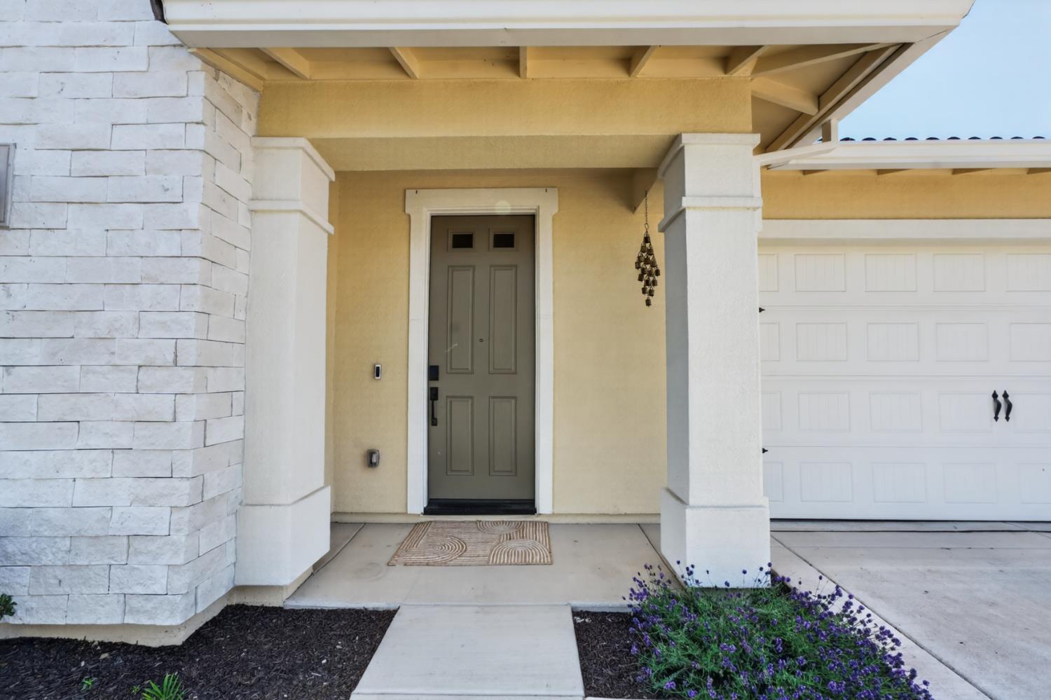1123 Amelia Way
