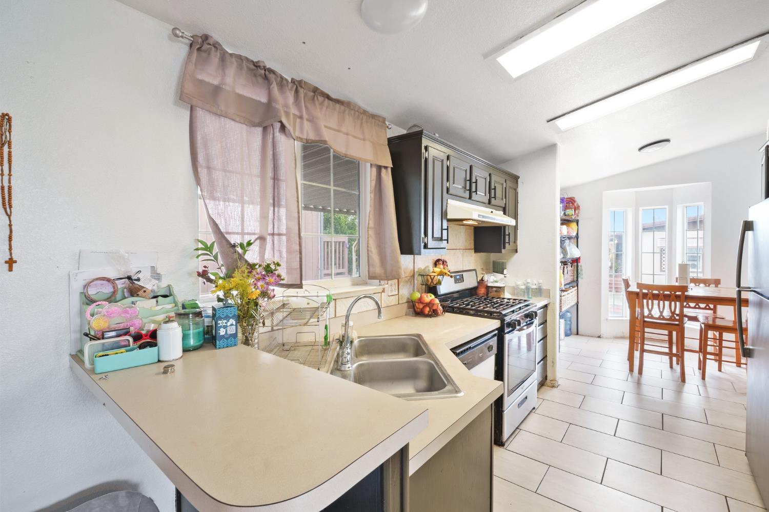 North Salinas, California 93906, United States, 3 Bedrooms Bedrooms, ,2 BathroomsBathrooms,Residential,Active,139398