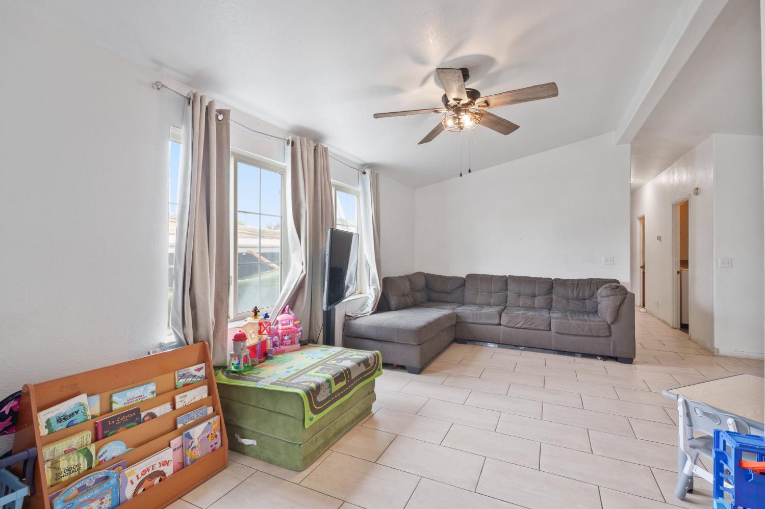 North Salinas, California 93906, United States, 3 Bedrooms Bedrooms, ,2 BathroomsBathrooms,Residential,Active,139398