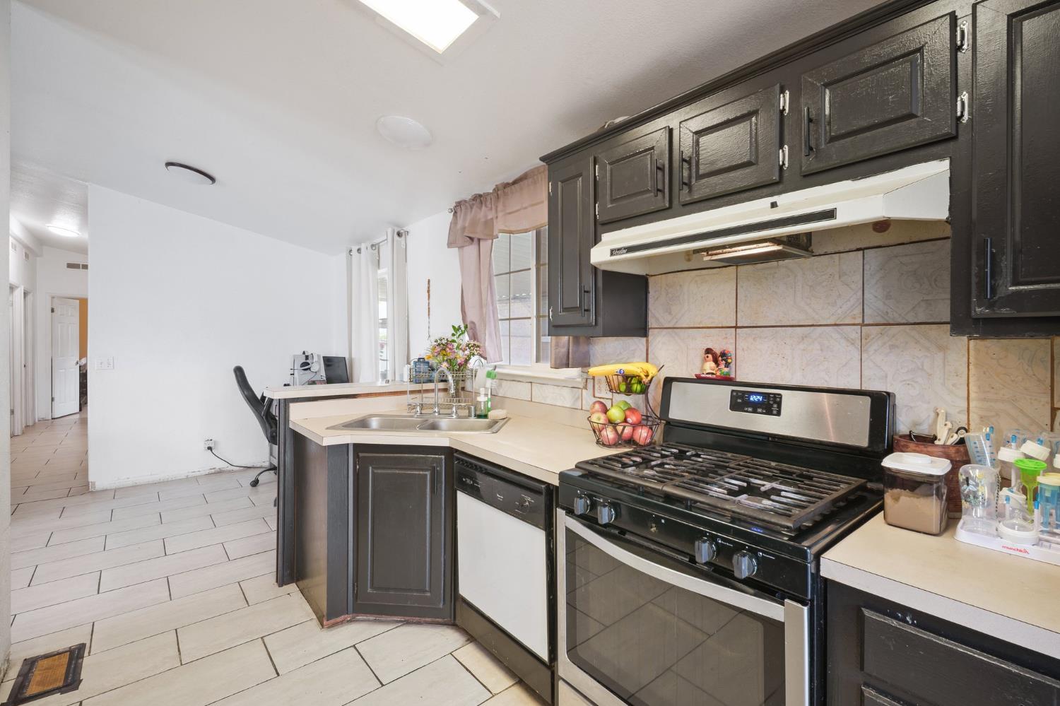 North Salinas, California 93906, United States, 3 Bedrooms Bedrooms, ,2 BathroomsBathrooms,Residential,Active,139398