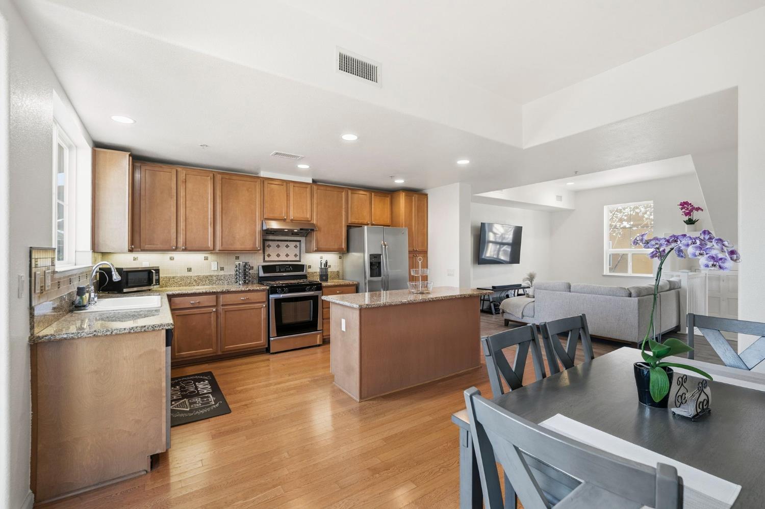 206 San Antonio Place