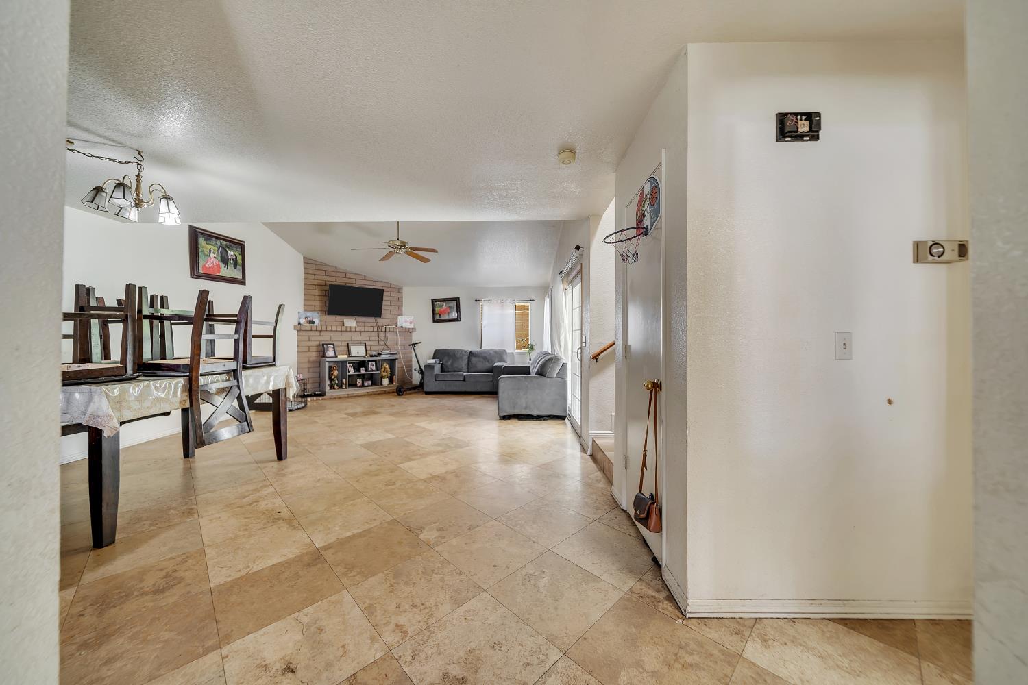 3304 WAYNESBORO Court