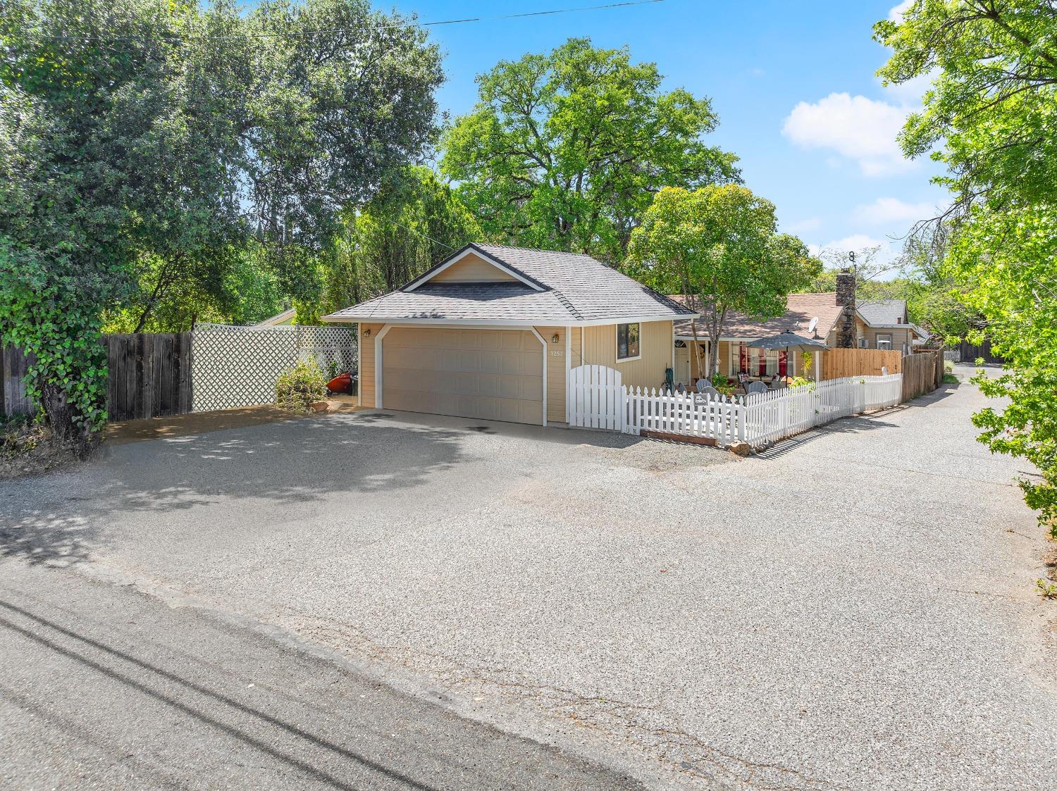 1257 Live Oak Lane