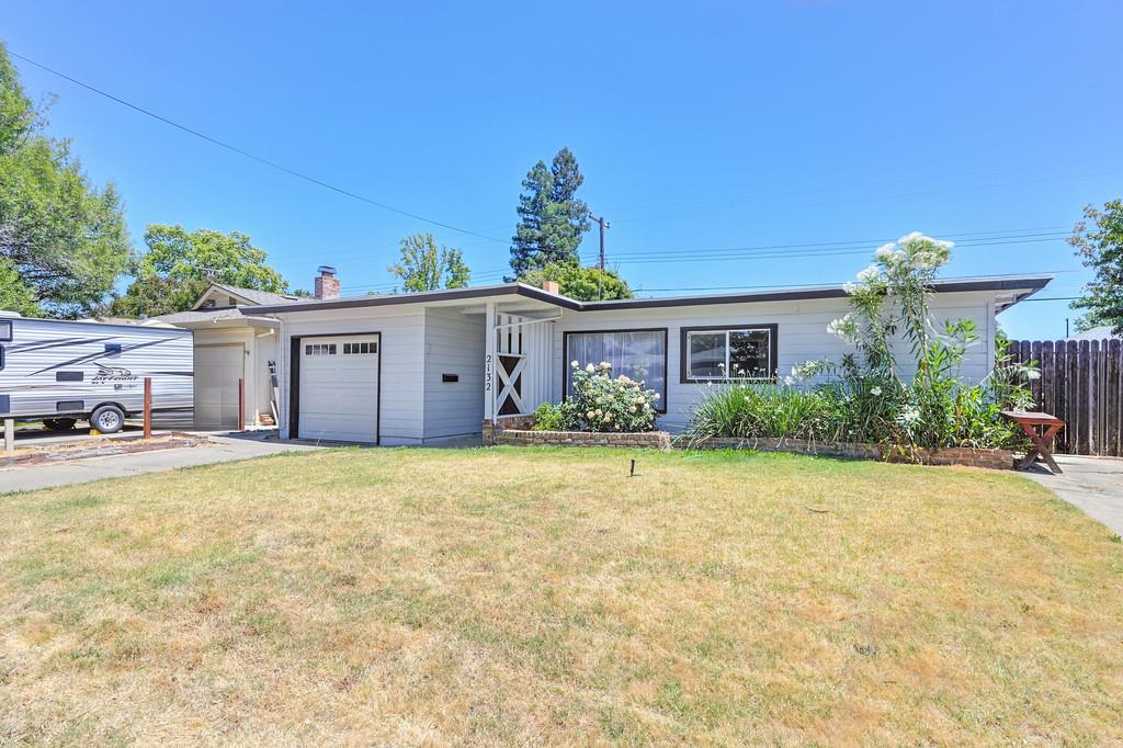 2132 Byron Road