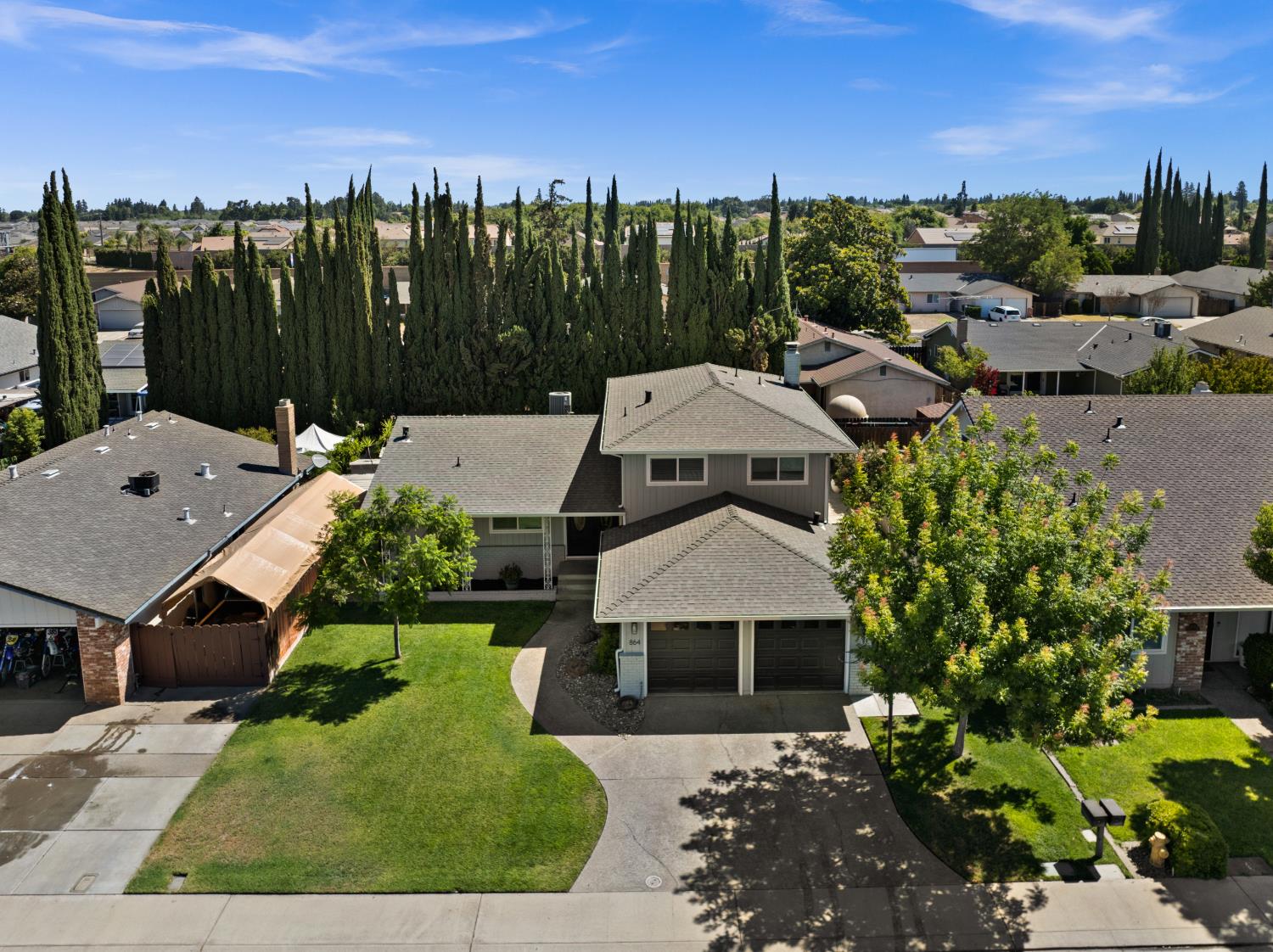 864 Siskiyou Lane