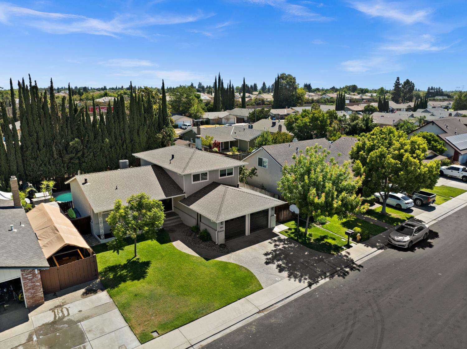 864 Siskiyou Lane