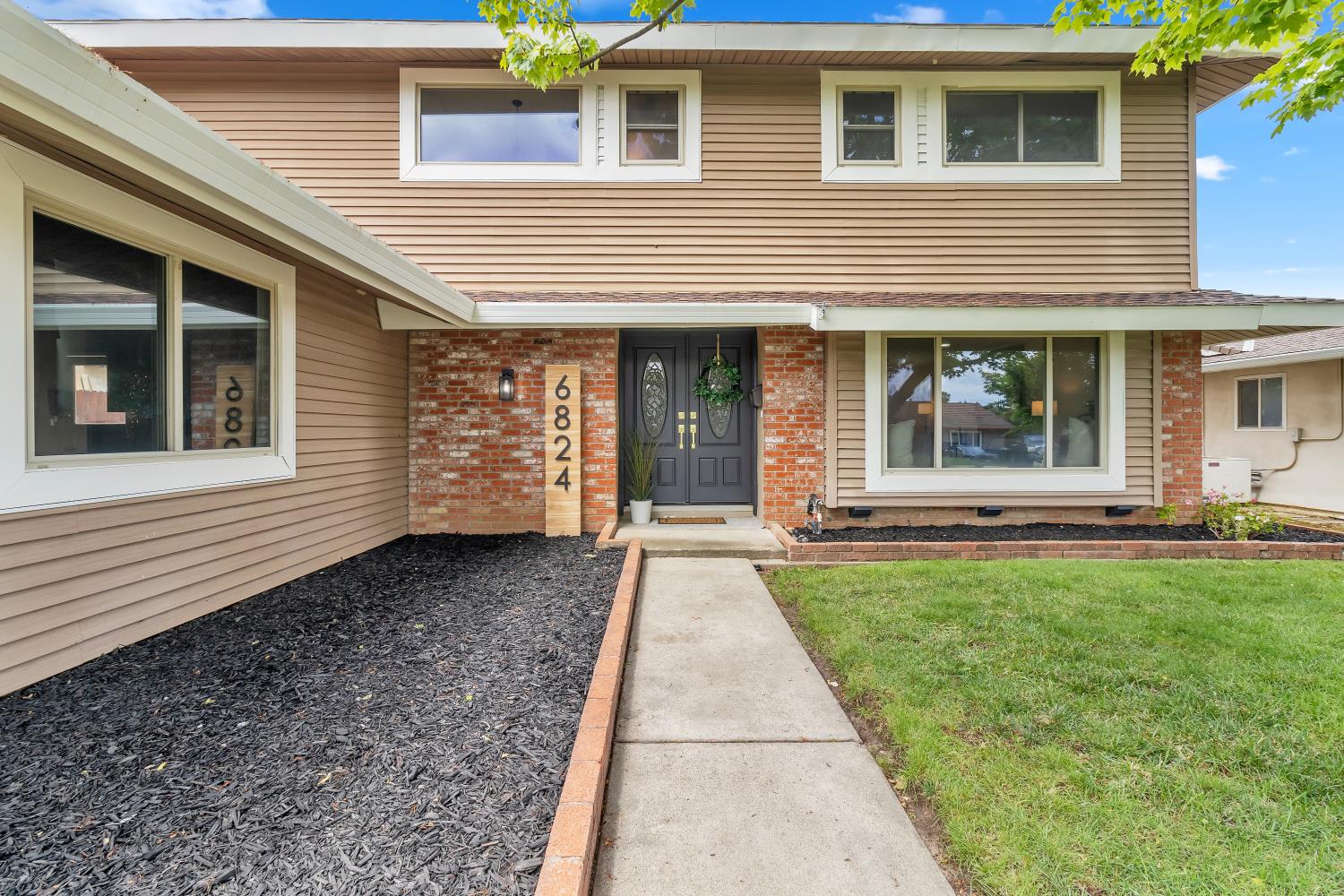 6824 Oaklawn Way