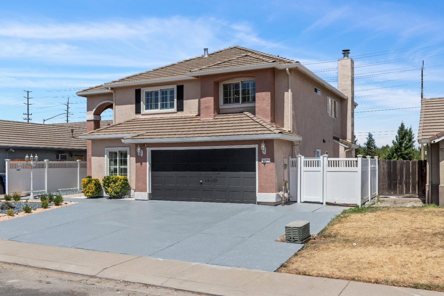 4121 Desertaire Drive