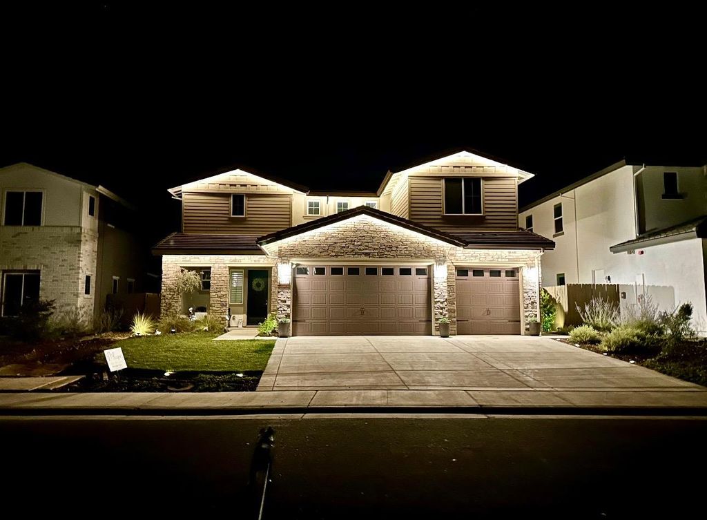 Photo of 6850 Saratoga Estates Drive, El Dorado Hills, CA 95762 (MLS # 226016328)