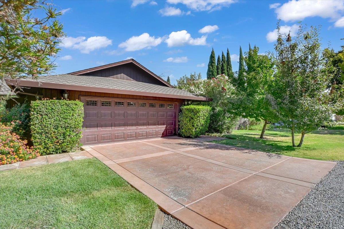 1075 Briar Lane