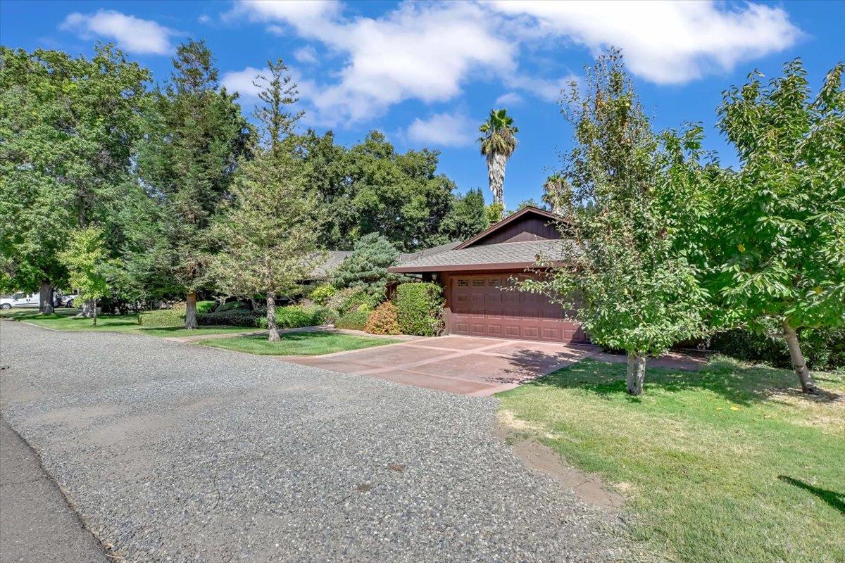 1075 Briar Lane