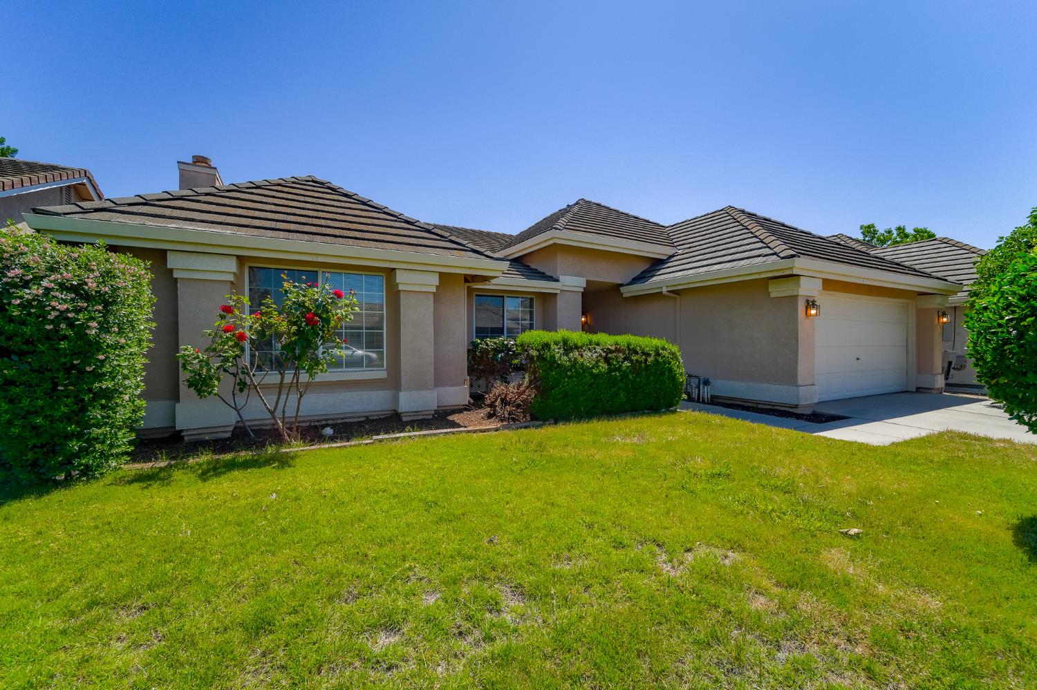 2324 Colony Manor