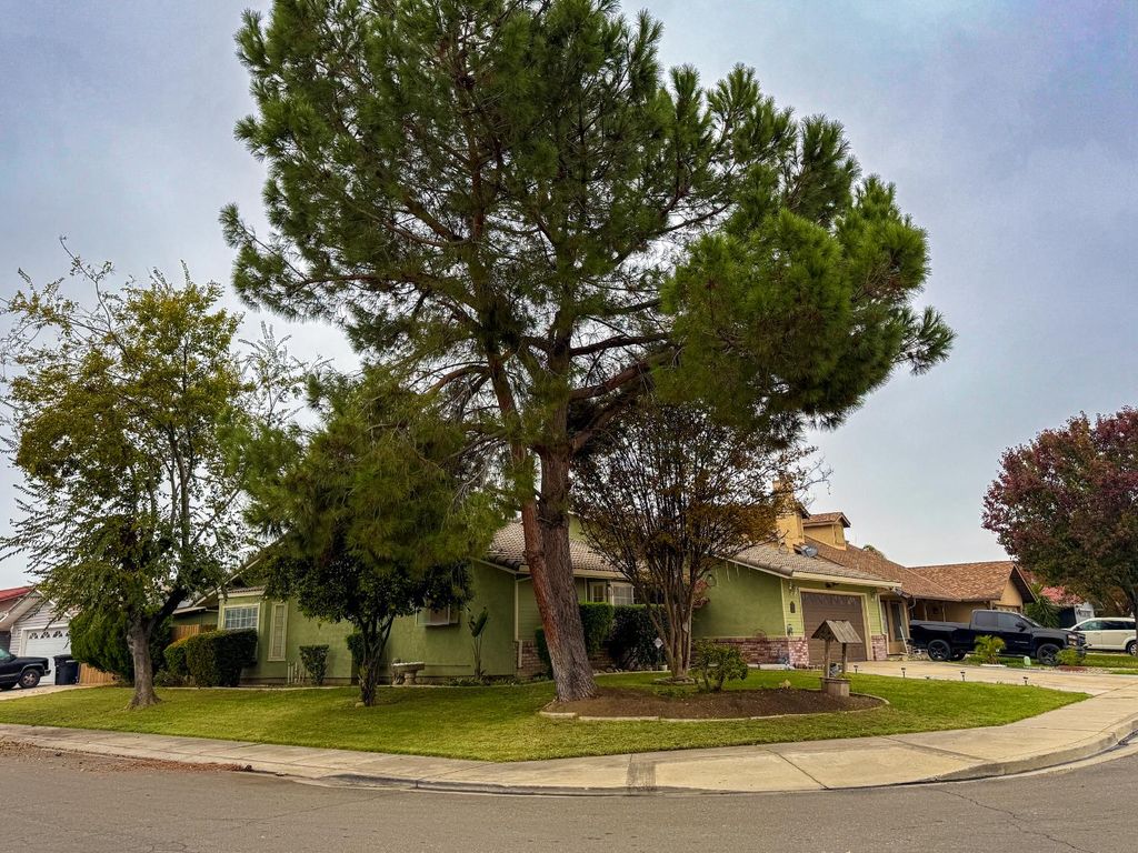 Photo of 3817 Georgeann Place, Ceres, CA 95307 (MLS # 225147451)