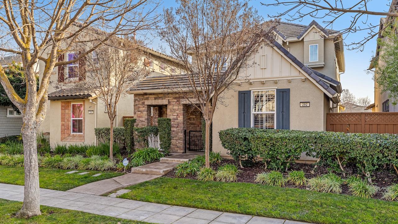 292 W Saint Francis Avenue