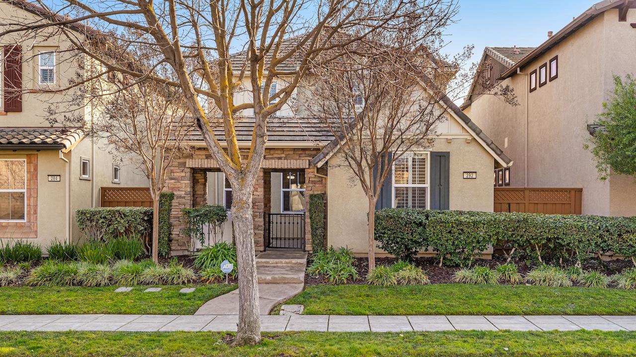 292 W Saint Francis Avenue