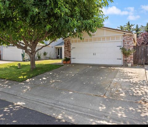 321 Hemphill Way Roseville CA 95678
