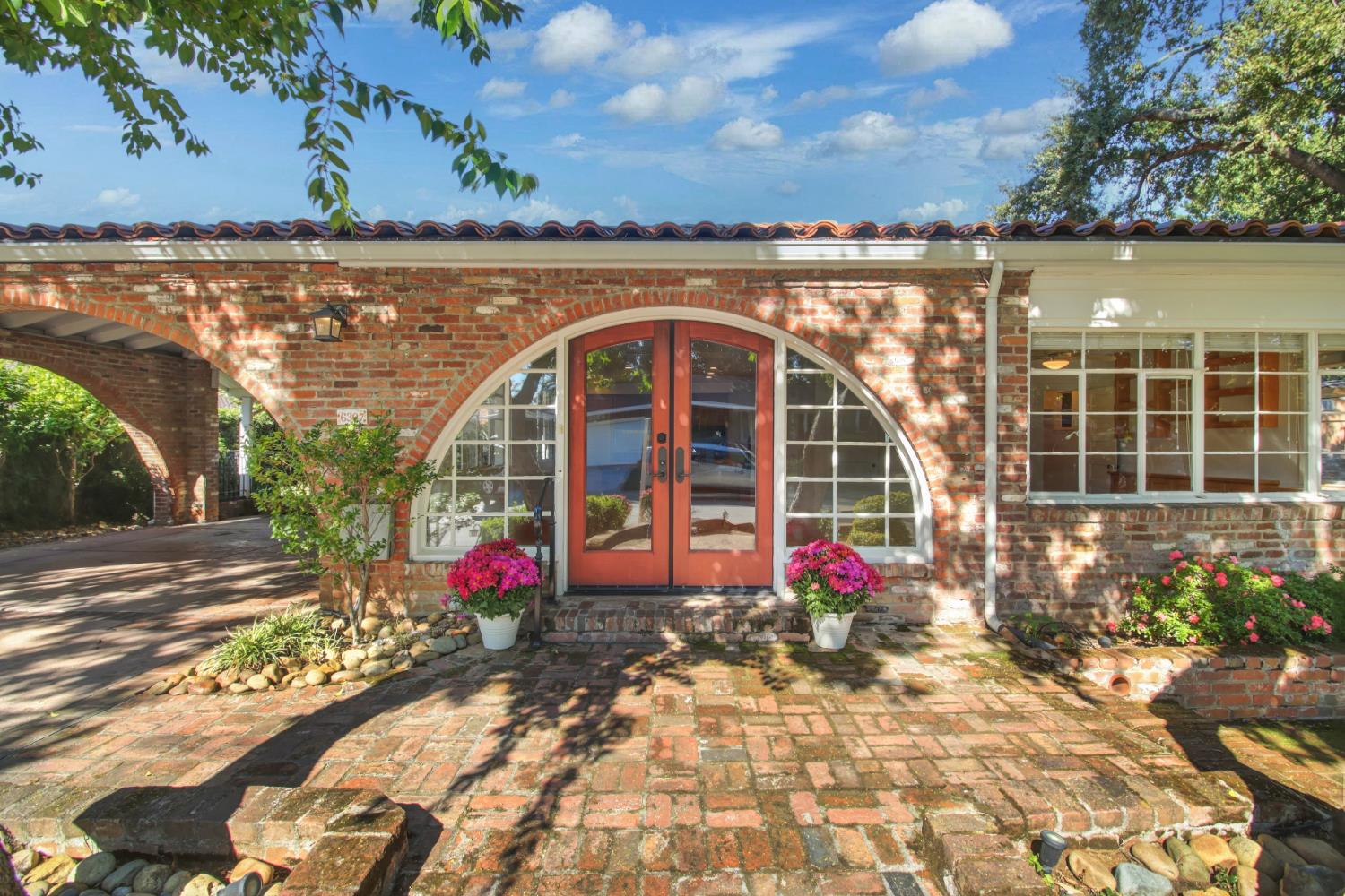 6307 Date Palm Way