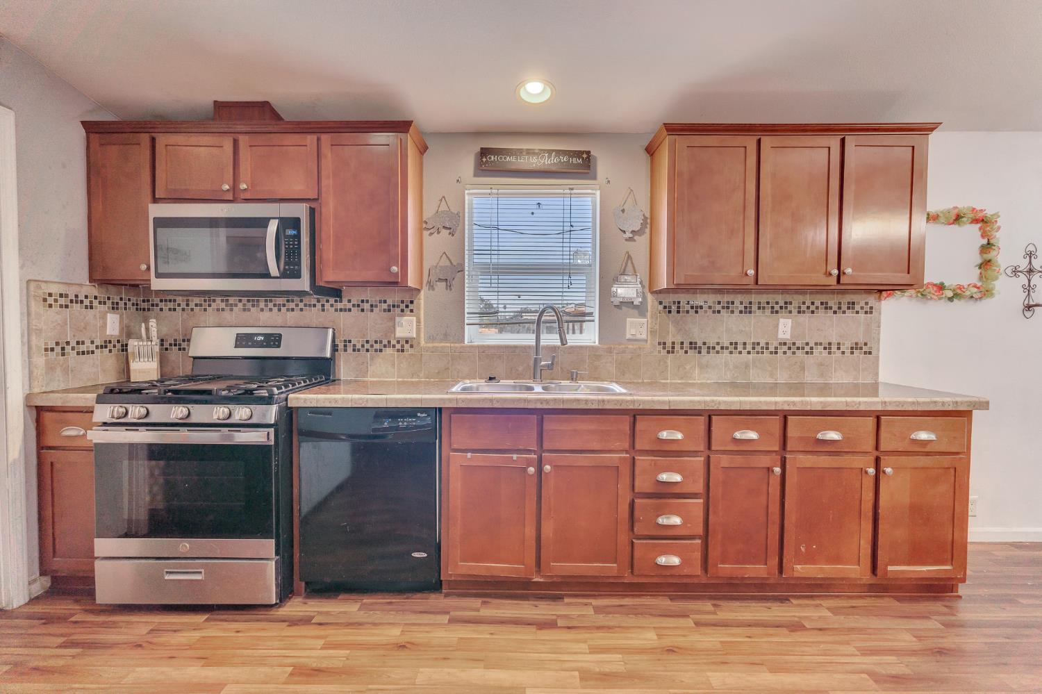 Chowchilla, California 93610, United States, 4 Bedrooms Bedrooms, ,2 BathroomsBathrooms,Residential,Active,187670