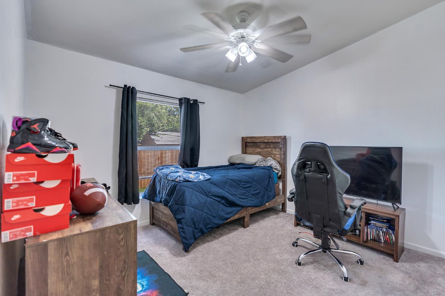 Chowchilla, California 93610, United States, 4 Bedrooms Bedrooms, ,2 BathroomsBathrooms,Residential,Active,187670