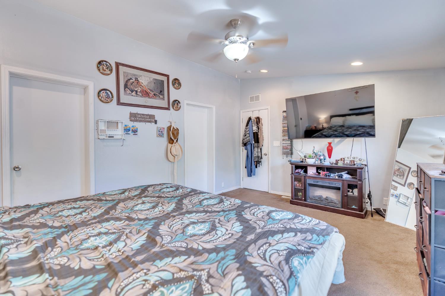 Chowchilla, California 93610, United States, 4 Bedrooms Bedrooms, ,2 BathroomsBathrooms,Residential,Active,187670