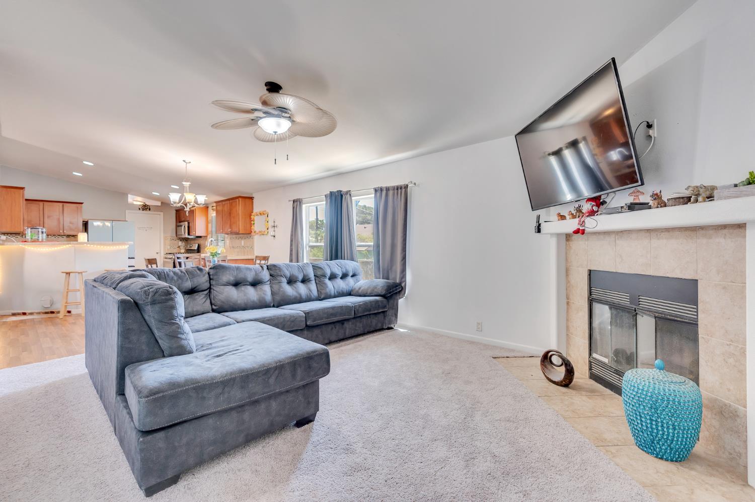 Chowchilla, California 93610, United States, 4 Bedrooms Bedrooms, ,2 BathroomsBathrooms,Residential,Active,187670