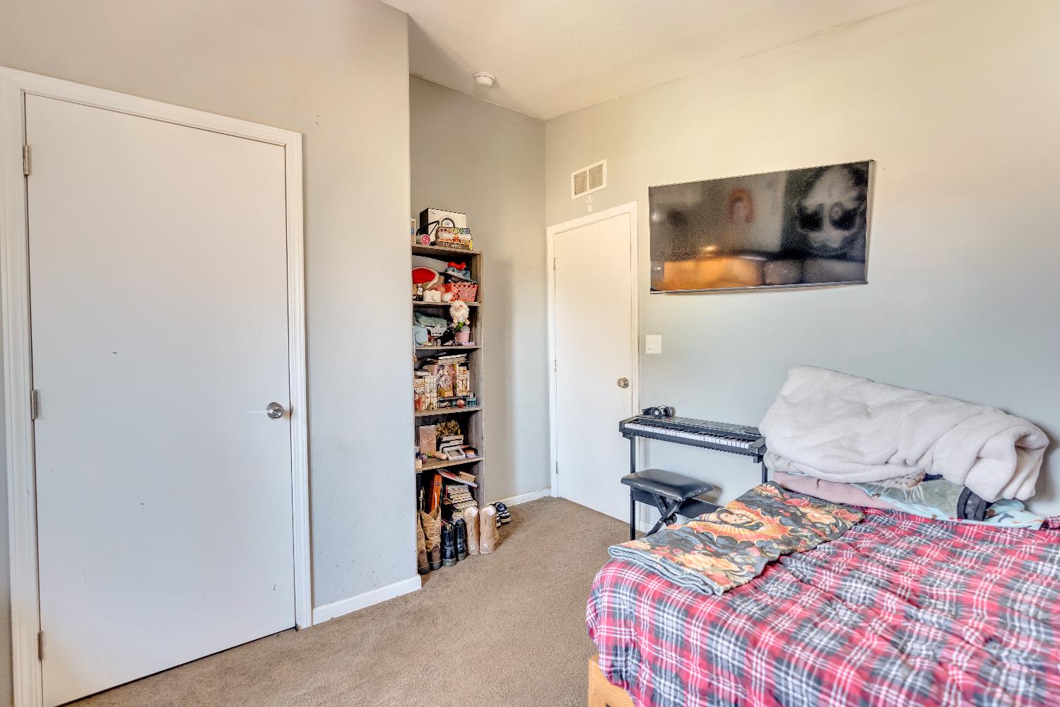 Chowchilla, California 93610, United States, 4 Bedrooms Bedrooms, ,2 BathroomsBathrooms,Residential,Active,187670