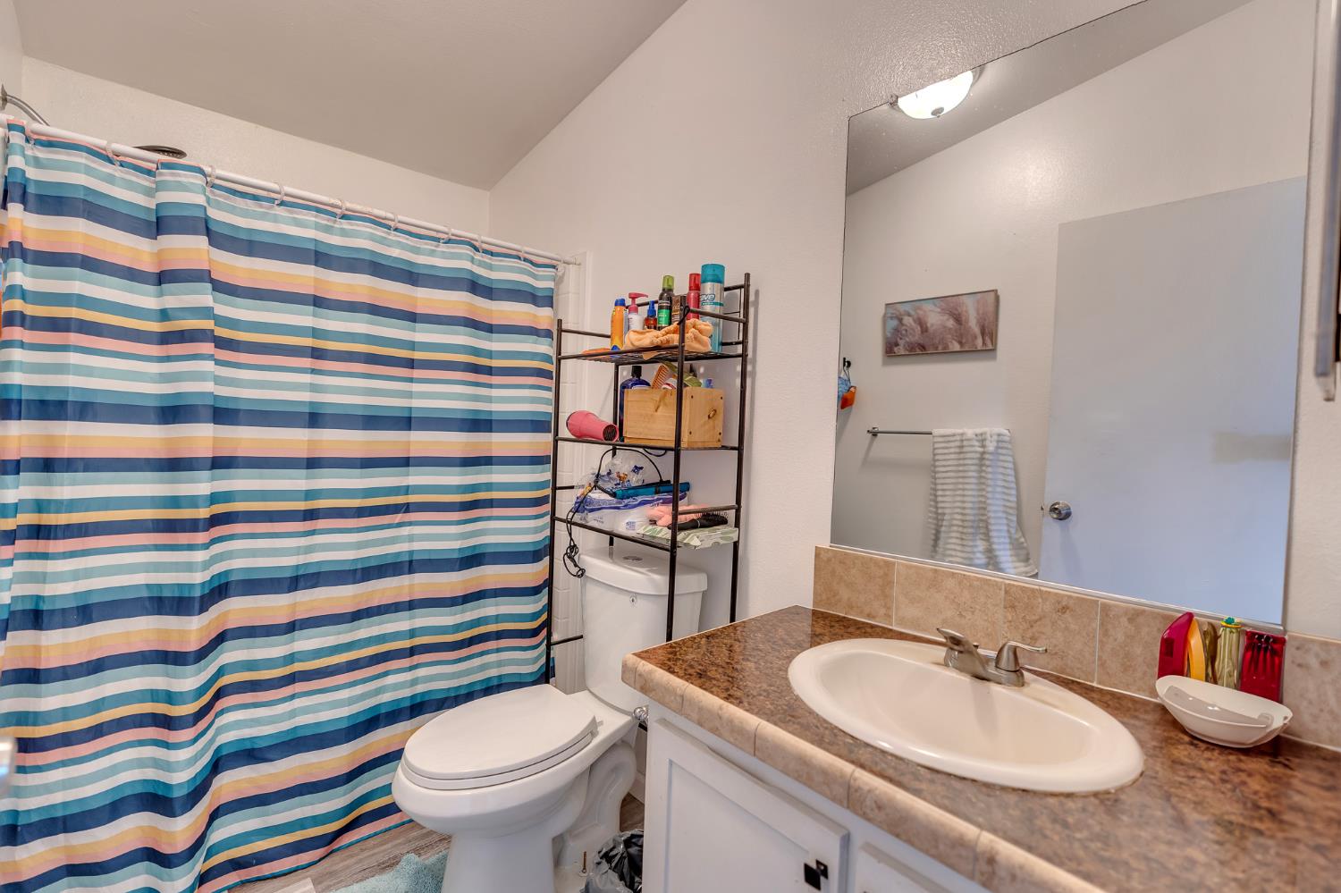 Chowchilla, California 93610, United States, 4 Bedrooms Bedrooms, ,2 BathroomsBathrooms,Residential,Active,187670