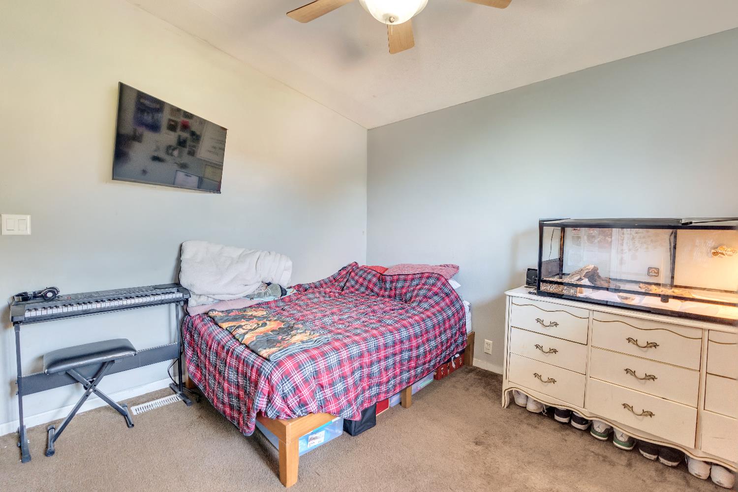 Chowchilla, California 93610, United States, 4 Bedrooms Bedrooms, ,2 BathroomsBathrooms,Residential,Active,187670