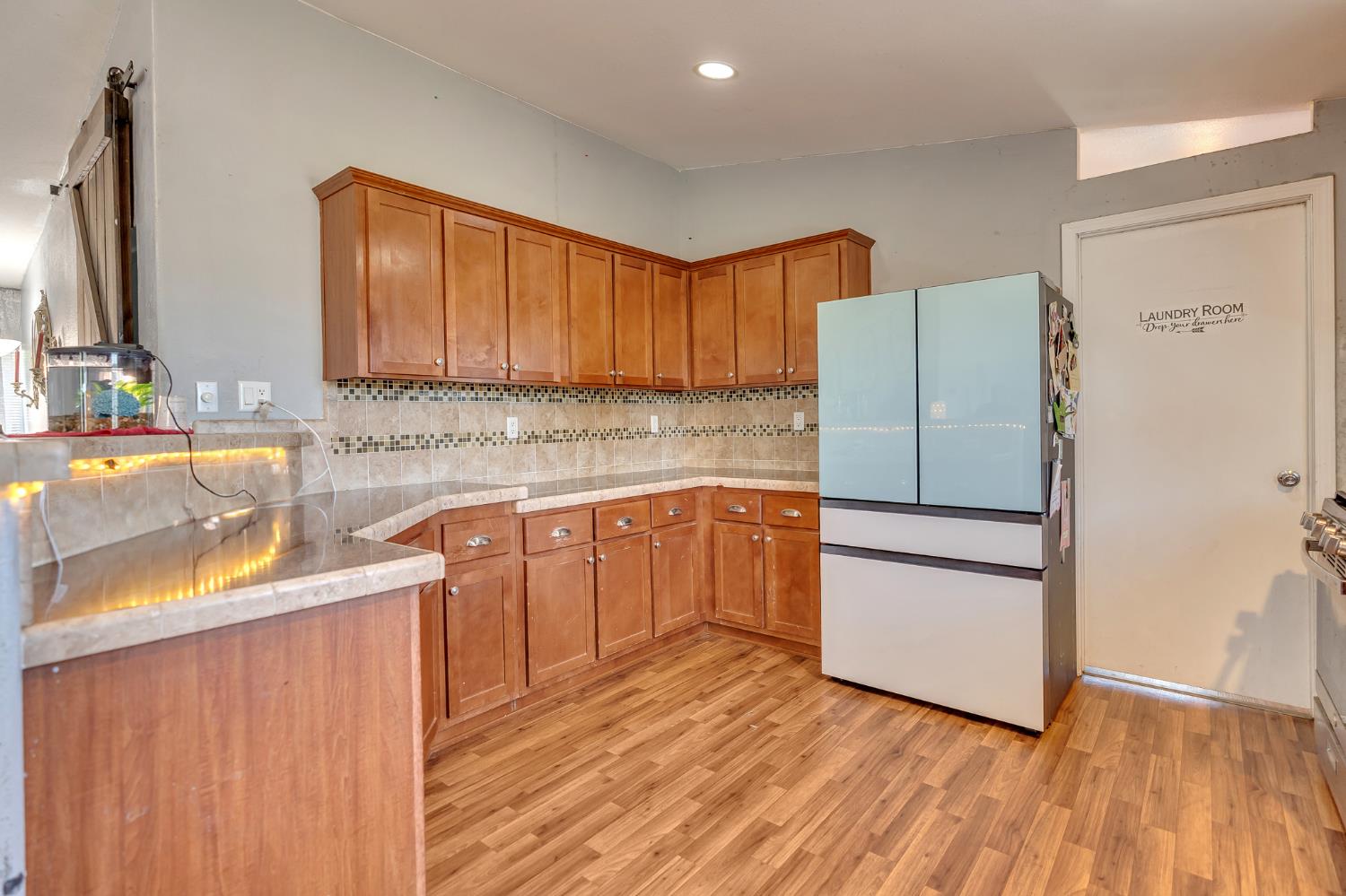 Chowchilla, California 93610, United States, 4 Bedrooms Bedrooms, ,2 BathroomsBathrooms,Residential,Active,187670