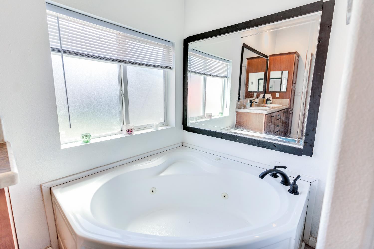 Chowchilla, California 93610, United States, 4 Bedrooms Bedrooms, ,2 BathroomsBathrooms,Residential,Active,187670