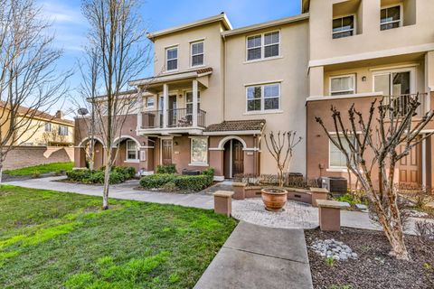 50 Regency Park Circle 14103 Sacramento CA 95835