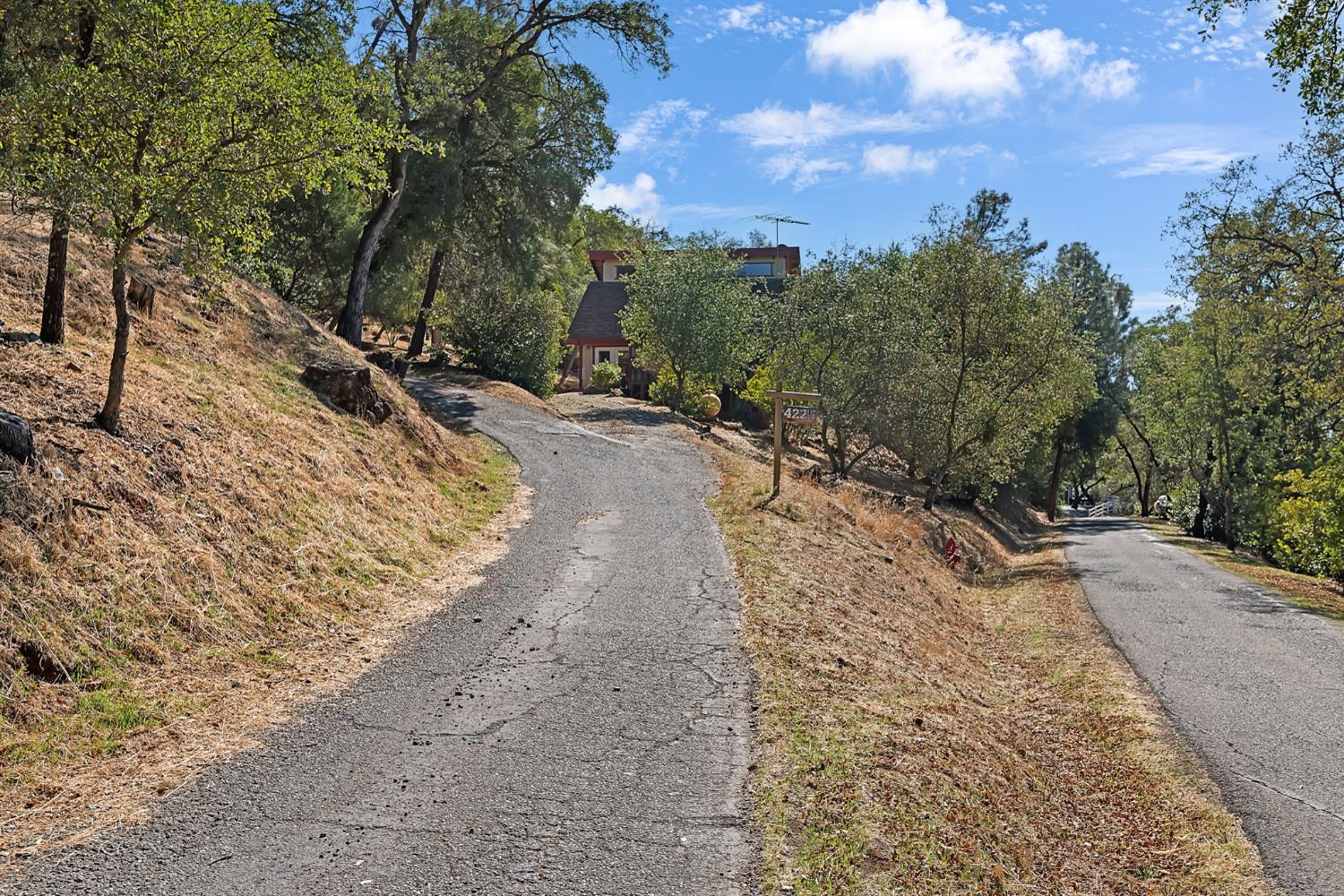 4225 Creekside Drive