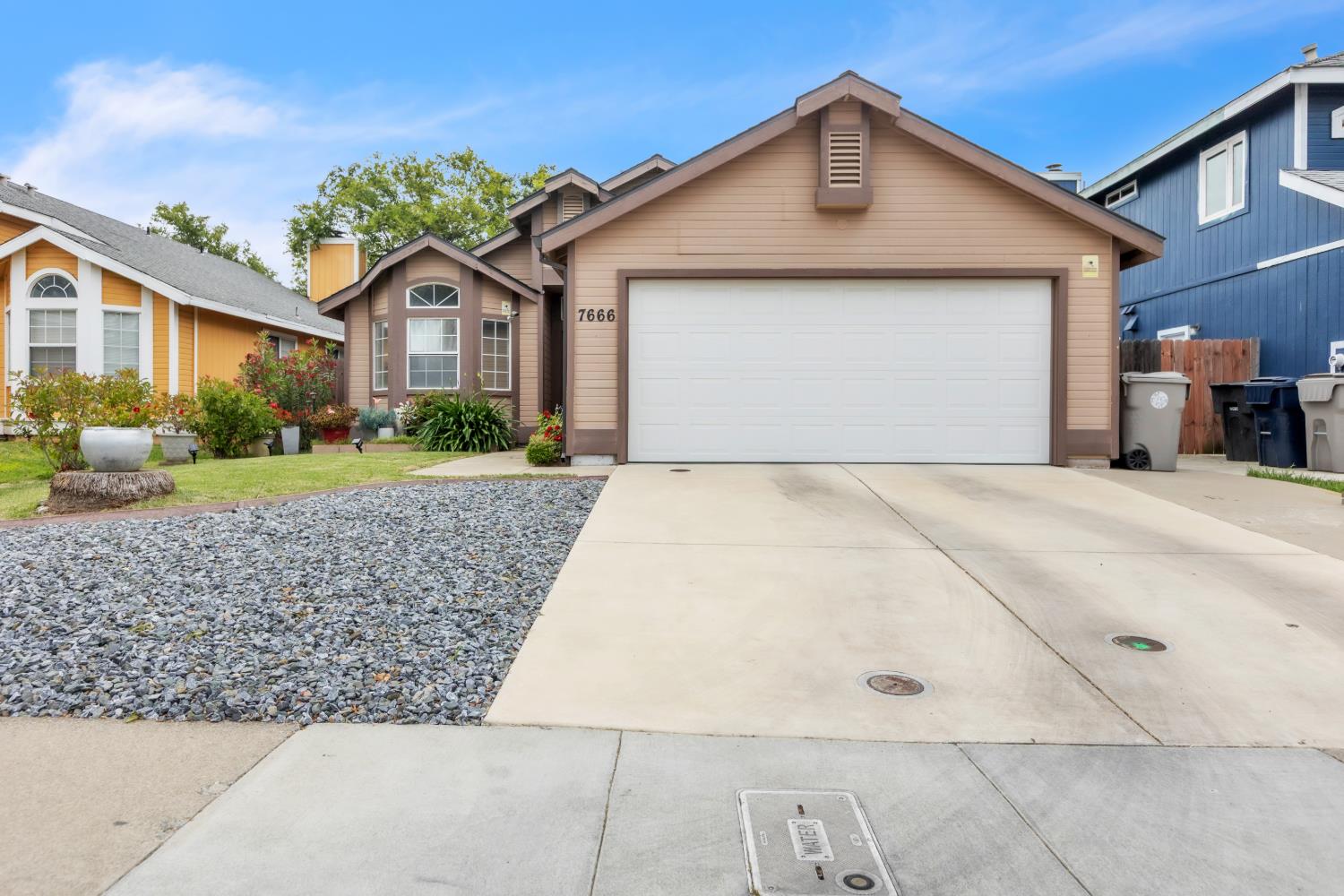 7666 Bluebrook Way