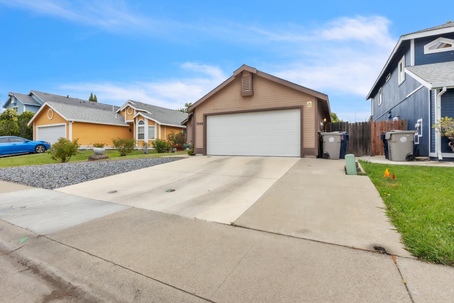 7666 Bluebrook Way