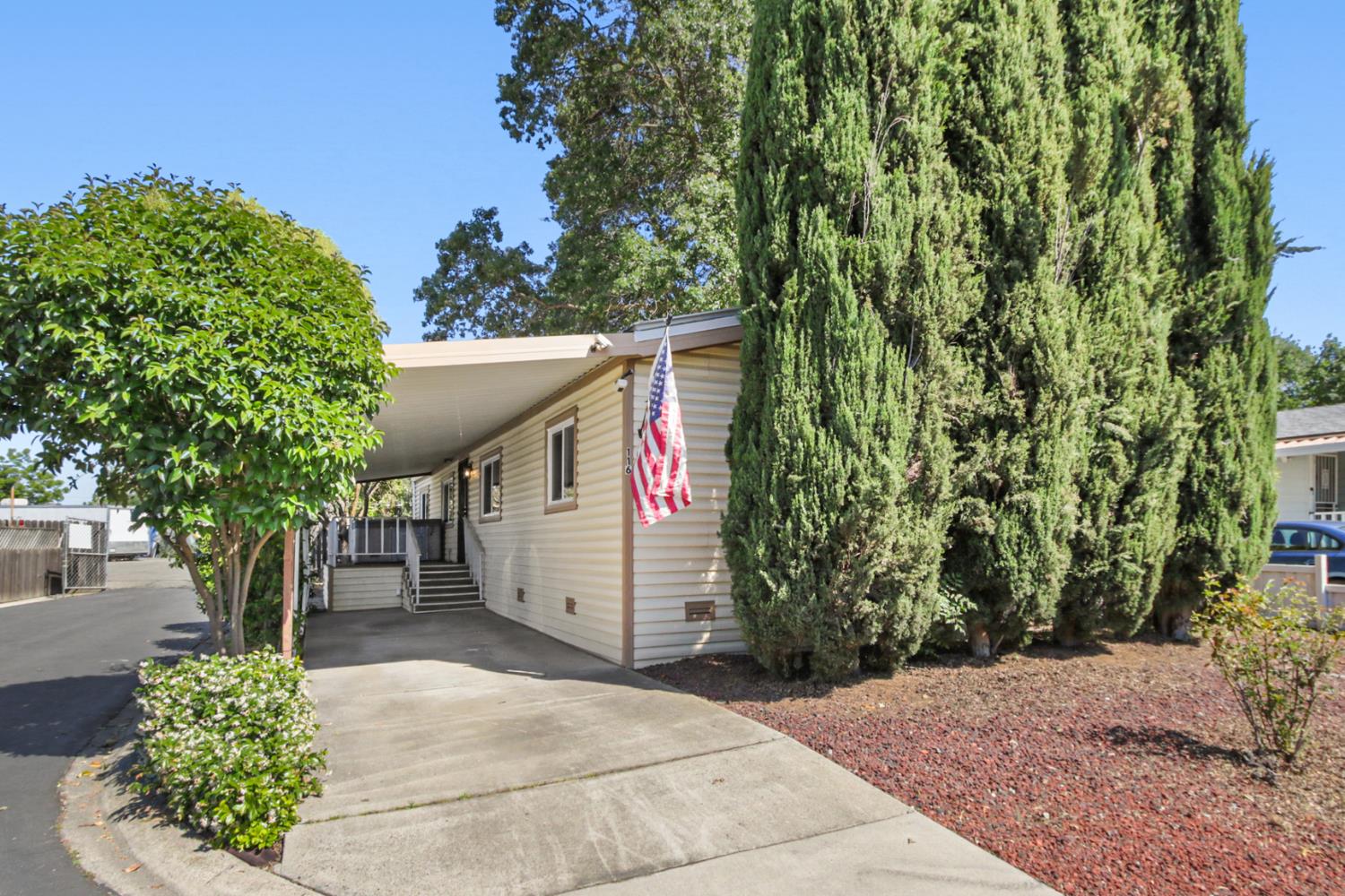 1399 Sacramento Ave 116