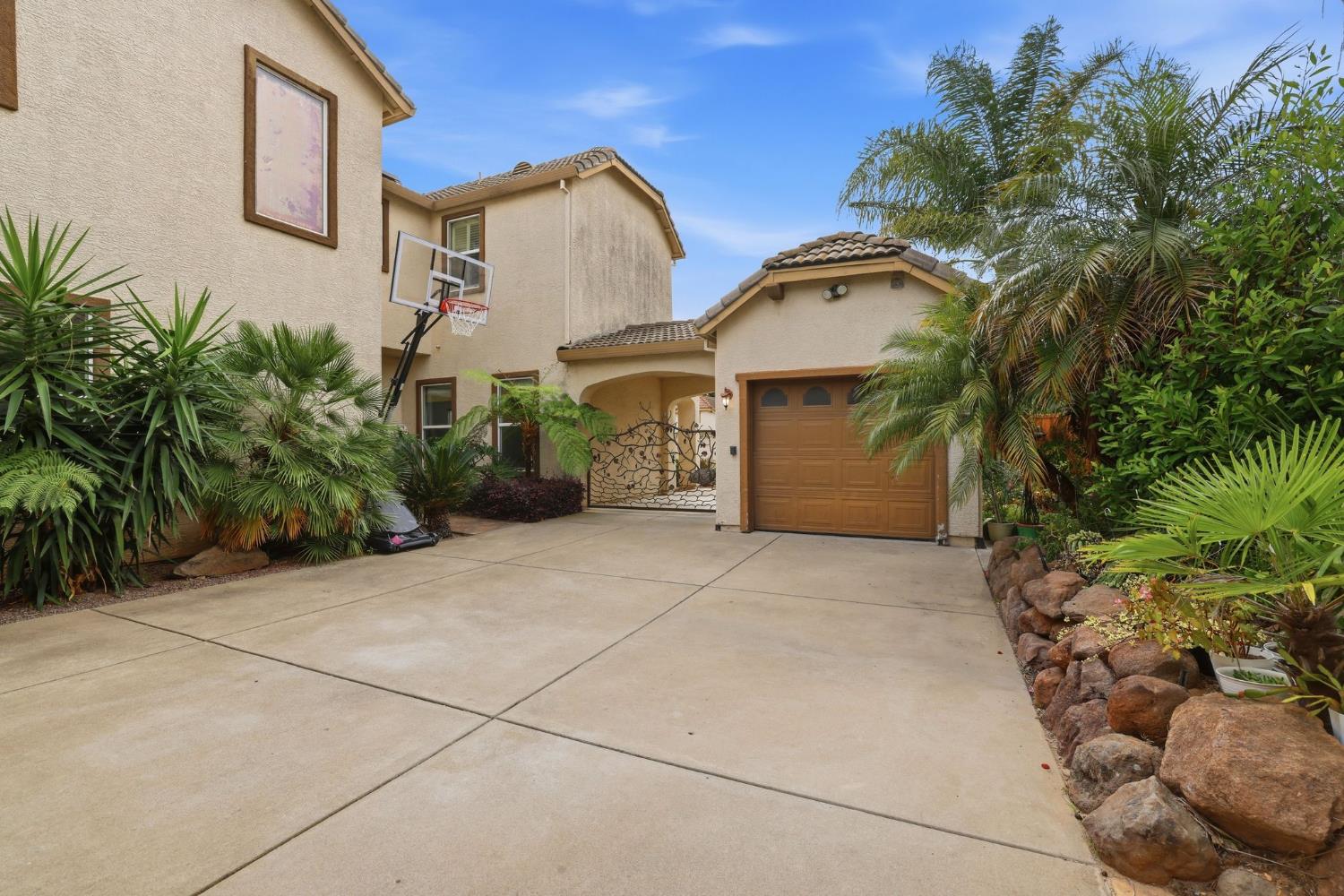 10413 Danichris Way