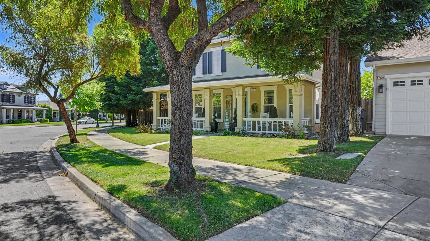 1751 Vintage Circle